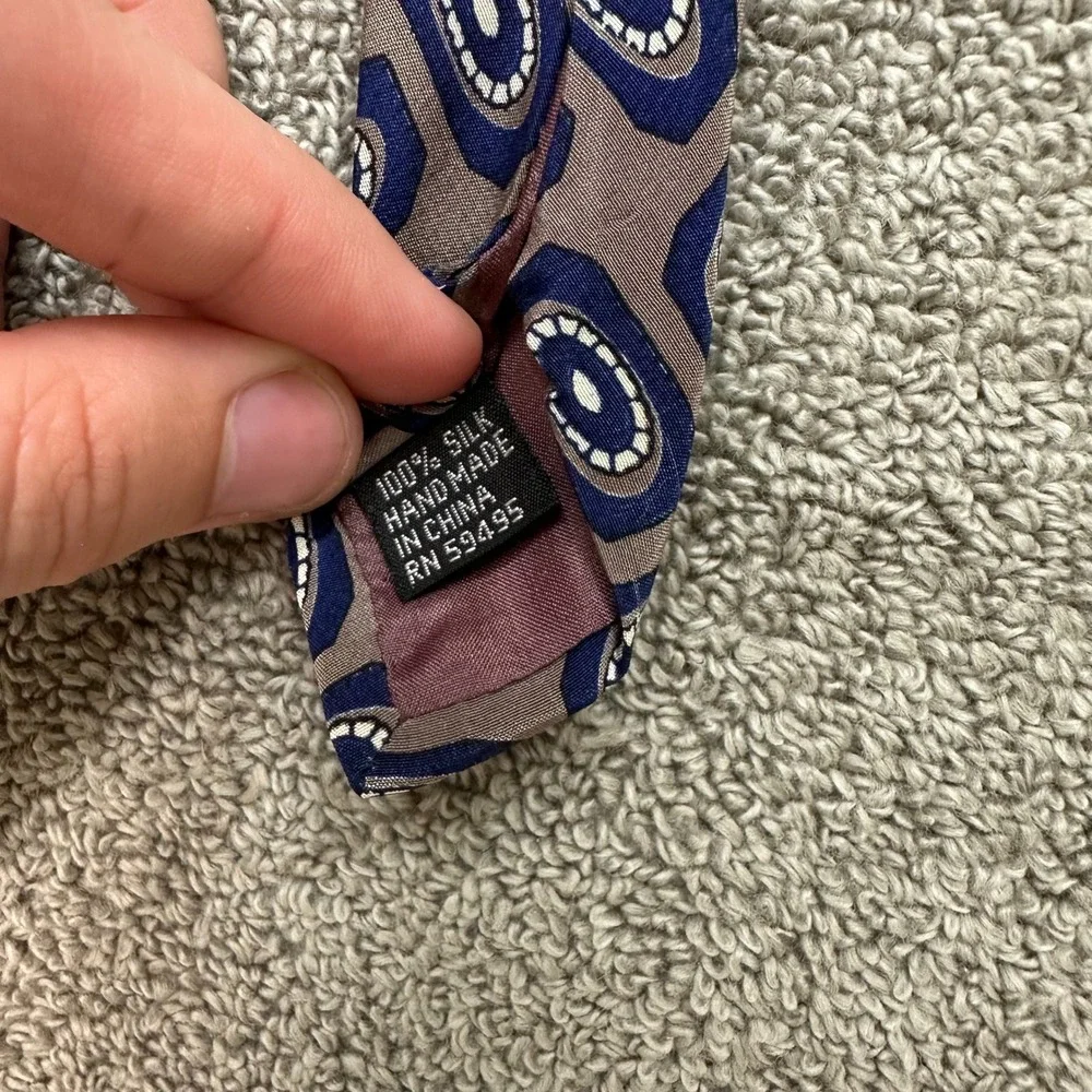 Guess silk necktie